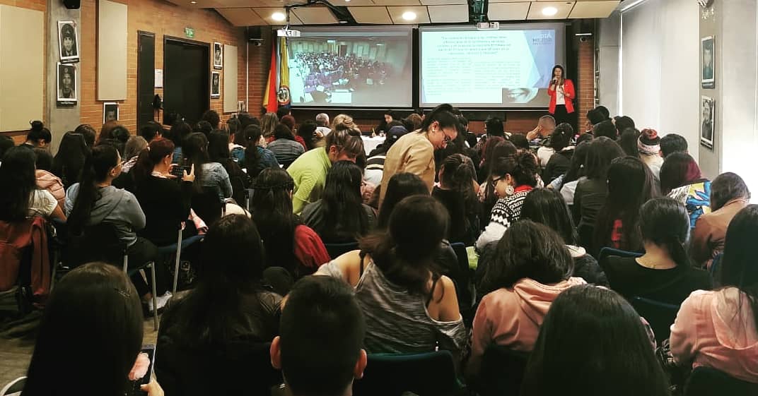 jeniberryman's tweet photo. Hoy estuvimos en la Universidad Minuto de Dios, en un diálogo social y académico sobre reparación integral a Víctimas del conflicto. https://t.co/eeRo2bvXvM