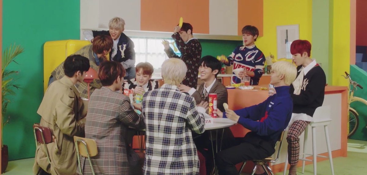Ongwoo__'s tweet photo. คิดถึงบรรยากาศนี้มาก อยากเจอพวกเค้าสักครั้งก่อนชีวิตจะหาไม่ คิดถึงสุดๆเลย https://t.co/HfZZ2D47yx