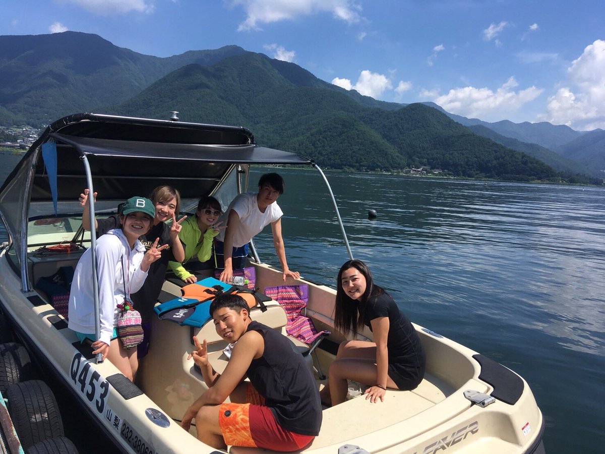 Rslide2018's tweet photo. 夏合宿の様子です！
夏合宿はみんなで河口湖に行って、ウェイクボードやバナナボート、BBQやキャンプなどをします🔥

#春から立教
#立教
#スノーボードサークル https://t.co/9xmwQucABU