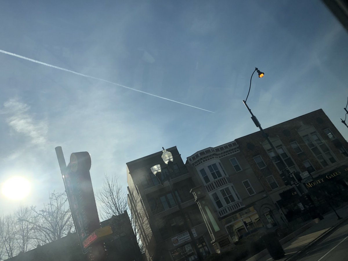 seriouslysentie's tweet photo. At least a dozen planes whitening the sky on my commute home today.
Chicago 4/1/19
@naomirwolf
@OpChemtrails
@GeoengWatch
#CVReports
#GeoEngineering
#IDoNotConsent https://t.co/dmrNIe8gty