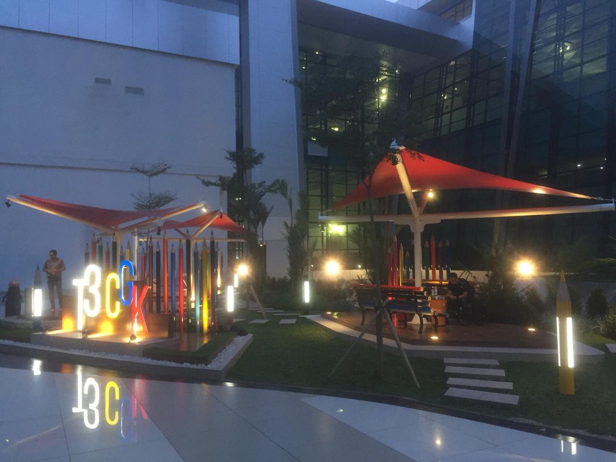 Artdecointi's tweet photo. Pek. Smoking Area Di Plaza East Lobby T3 BSH.
#dekorasi #interior #smokingarea #angkasapuraII #angkasapura2 #apII #T3CGK #angkasapura #Terminal3CGK https://t.co/USQfhBkfdV