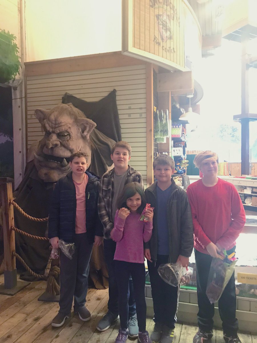 Nats6811's tweet photo. Had a great time with my mom BFF (oh and the kids) at @JDFieldhouse today! Even the grumpy just-turned-teenagers enjoyed themselves! (you can tell by their super happy facial expressions)😅Big thanks to the JD staff today who were superbly awesome 👏🏼 #LOCSBreak https://t.co/qXWfG0Mrwz
