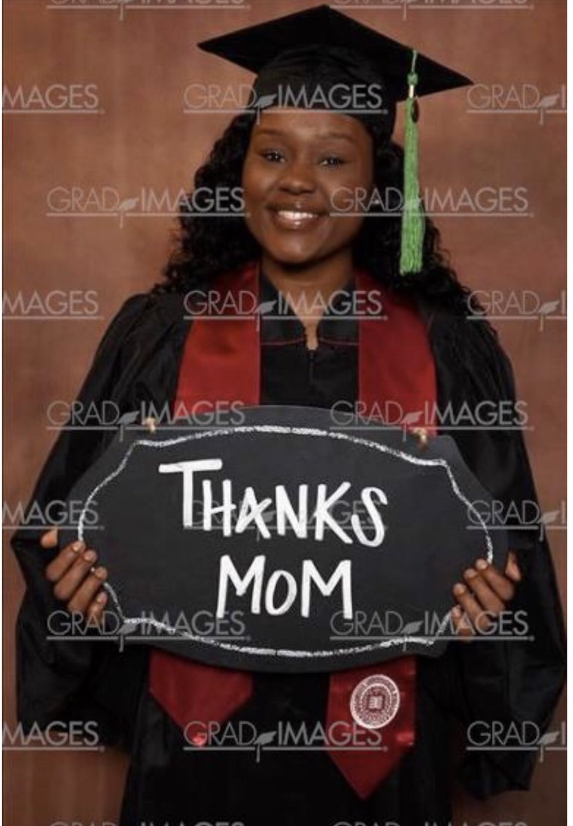 JustCallMe__Tee's tweet photo. I am a month away Mommy!
#G15 ❤️
#BSLoading 👩🏾🎓
#ItWasNobodyButGod 🙌🏾 https://t.co/ToS36CZp5e