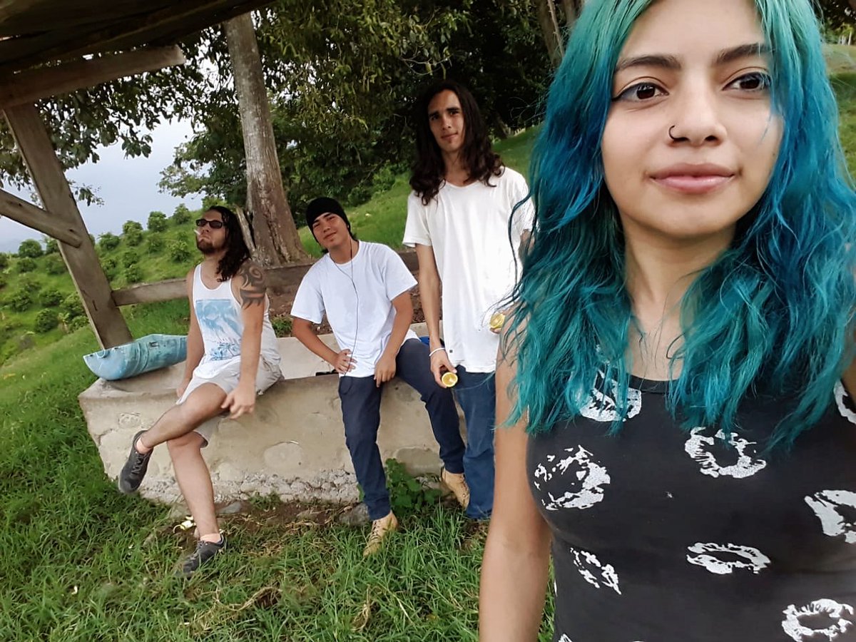 Dybuck_011's tweet photo. Nos mojamos pero valió la pena la caminata para despejar la mente.!.🌳😎
#felizlunes #LunesDeGanarSeguidores #FelizMartes #MartesDeGanarSeguidores #SIGUEMEYTESIGO  #CaminaAlAireLibre @Dybuck_011 https://t.co/89WuLIppZI