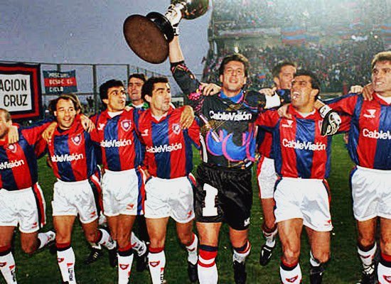cuervotwiterook's tweet photo. 1995 después de 21 años volvemos a gritar Dale Campeón!
#111AñosDePasion #111AñosCASLA https://t.co/UaqJPlFru4