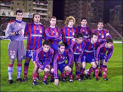cuervotwiterook's tweet photo. Los Campeones del 2001! El equipo record!
#111AñosDePasion  #111AñosCASLA https://t.co/oeaiPJJIqz