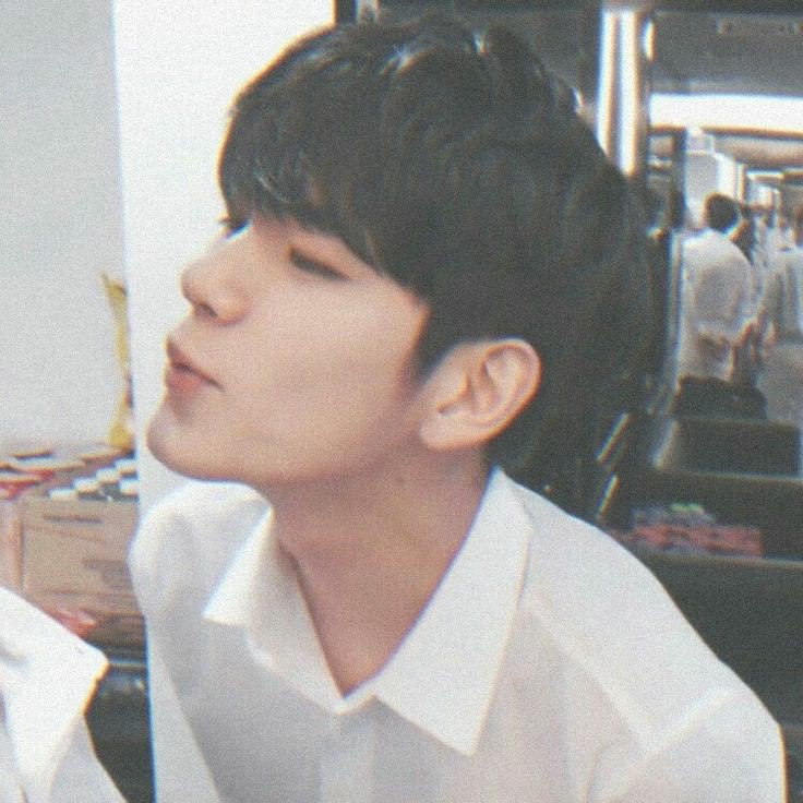 เหนือ↯ tweet media