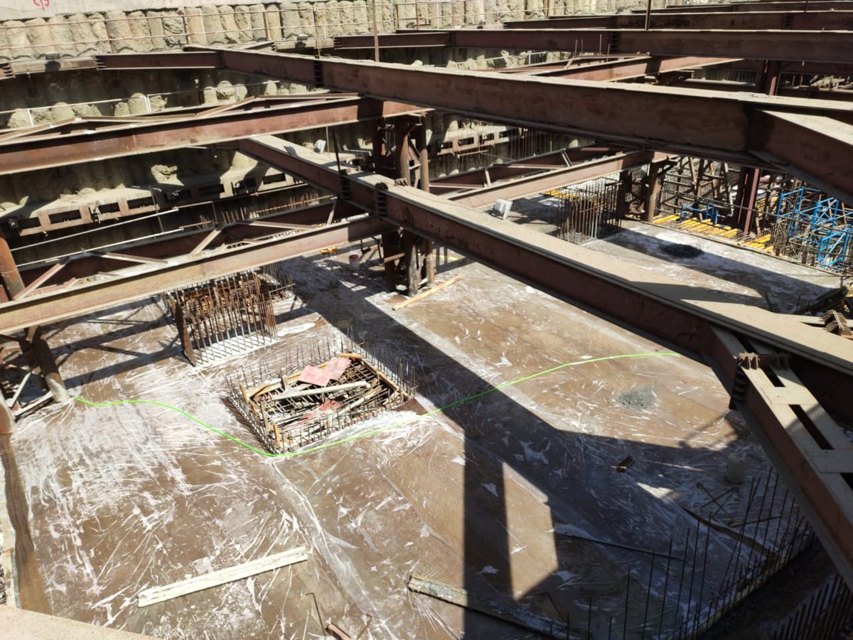 AshwiniBhide's tweet photo. #CuffeParade station of @MumbaiMetro3 has commenced the intermediate slab just one layer below the top slab. So far station excavation 87%, base slab 45%, concourse slab 13.5% , intermediate slab 4% completed. Keep it up #Package1 team of #MMRC, GC & CJV. https://t.co/v0FBwA3dJL