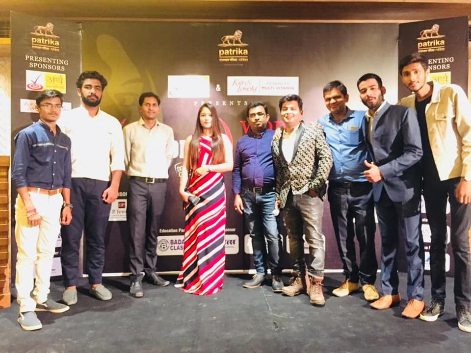 fm_tadka's tweet image. #ArthDiagnostics  #FairandLovely presents #FMTadka Women Recognition Awards, Season-7. Powered by Dyna Premium Beauty Soap @DynaSoap.       #WRAseason7 #WomenRecognitionAwards @RjAman74150800 @rj_tadka
#WRA2019 #DynaPremiumBeautySoap #Udaipur #SoundsGood