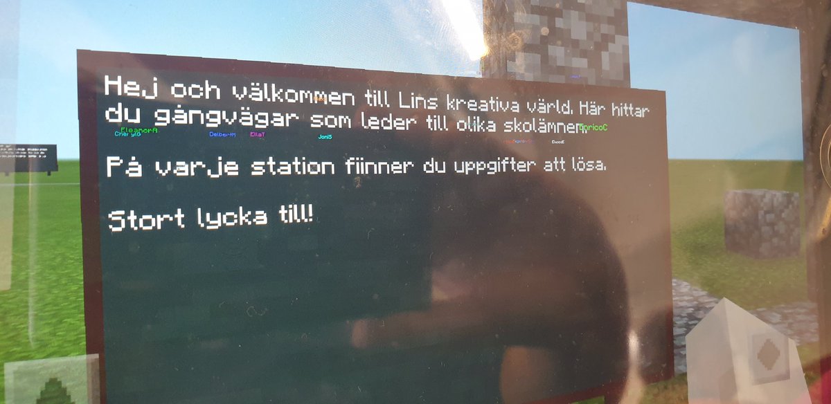 Tack "Anders x2" fick idag lära mig hur man skapar och exporterar böcker. Minecraft blir mer och mer ett ämnesövergripande verktyg. @lineducation