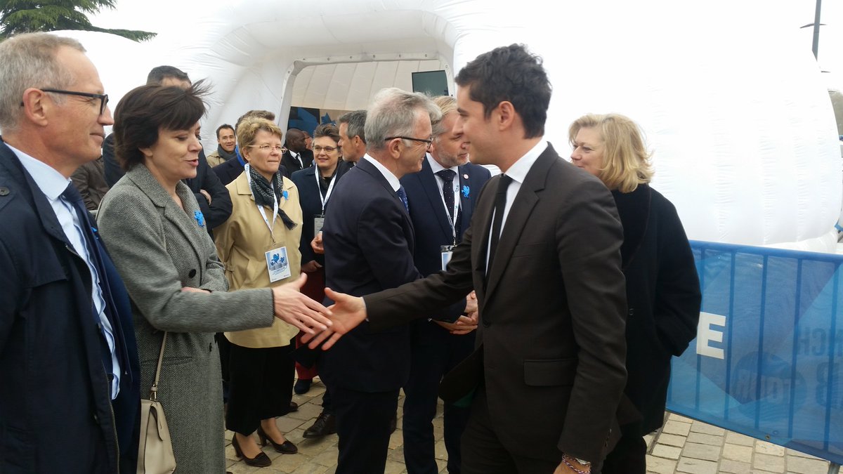 dsden37's tweet photo. Monsieur @GabrielAttal en visite à #Tours à l'occasion du #frenchfab avec Madame la Rectrice, Madame la @Prefet37, Monsieur le Directeur académique d'Indre et Loire et Monsieur le Président de la #Région Centre Val de Loire https://t.co/nI9yMwArCS