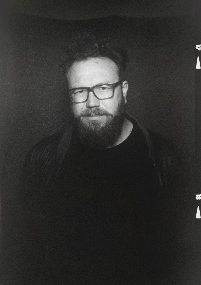 Showsmithsltd's tweet photo. Just a two days to go until we are joined by Ben Ottewell of @gomeztheband at Rook Lane Chapel! Tickets are £13 and available HERE> https://t.co/2cag9Y0G5f  Join us from 7pm on Thursday 4th April, with performances from 7:30pm. #Frome #Somerset #FromeHour #Gomez #BenOttewell https://t.co/TcLskikTWs