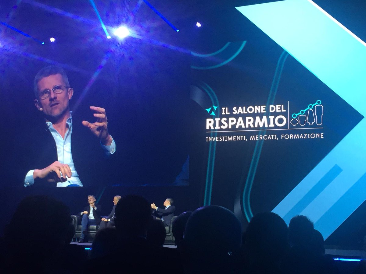 FocusRisparmio's tweet image. Focus della tavola rotonda conclusiva, che vede impegnati Adam Jonas (@MorganStanley), Tommaso Corcos (@Assogestioni) e Carlo Ratti (@MIT e @crassociati): #SelfDrivingCars, #sharingmobility, #emobility, #bigdata, #ArtificialIntelligence. Modera @acabrini (@classcnbc) | #SdRX