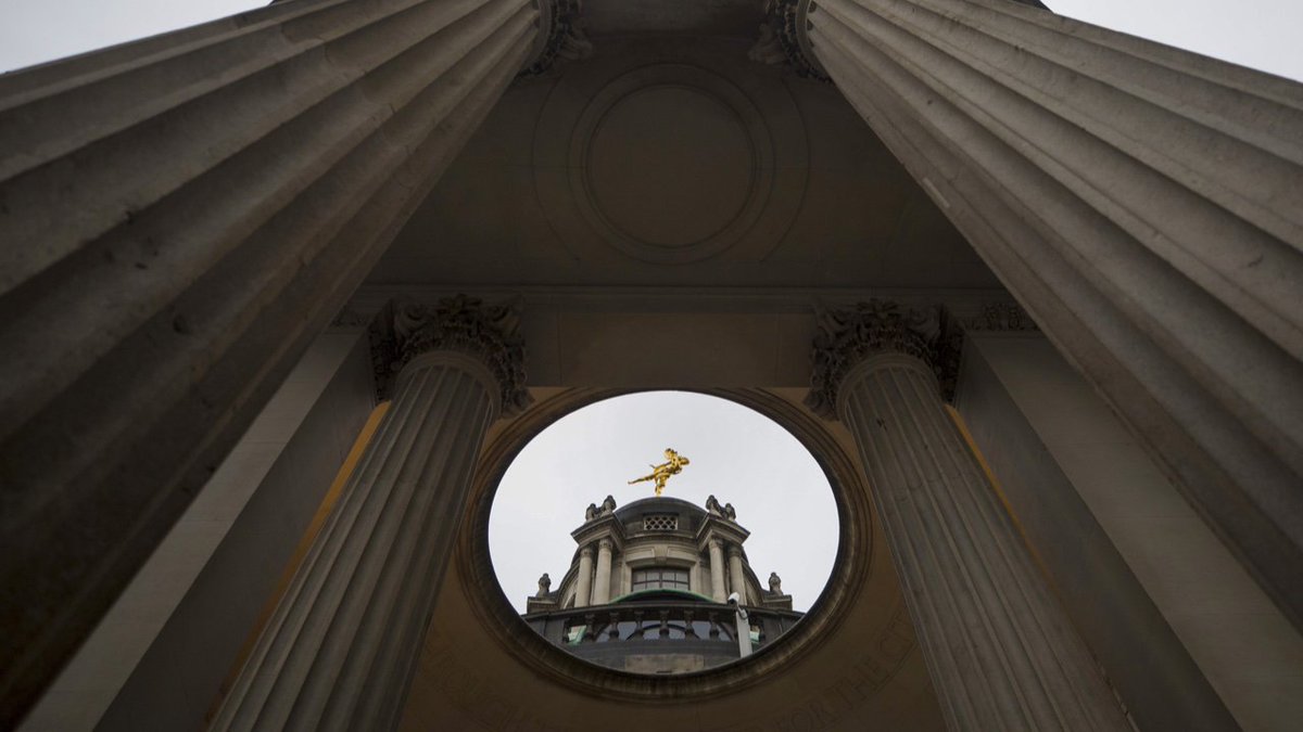 Is there light at the end of the #Brexit tunnel? Find out why Mark Barnett thinks investors should be more optimistic digital.invesco.com/bbrexittw