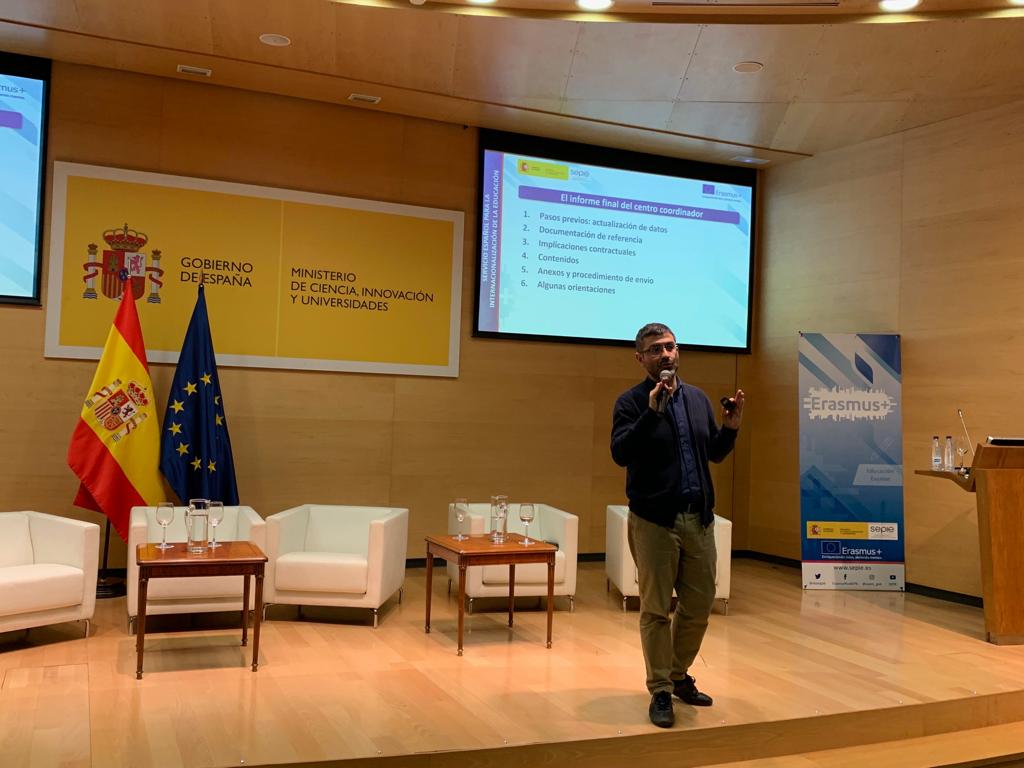 sepiegob's tweet photo. El informe final: ¿Cómo abordar la redacción del informe final desde el punto de vista de la calidad. Aspectos formales que debemos tener en cuenta. Jornada de seguimiento a Asociaciones Estratégicas solo entre centros escolares KA219 - Coordinadores. #ErasmusPlus Conv. 2017. https://t.co/reMadAWpbJ