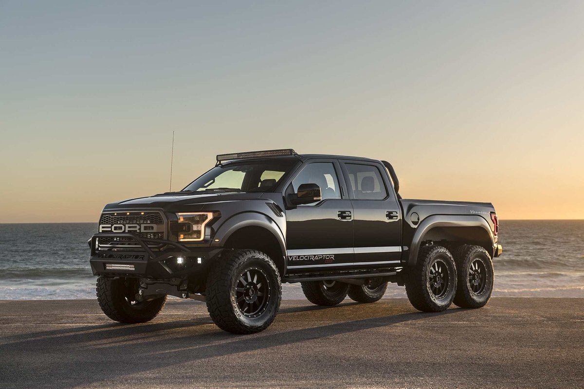 SCG_Nick's tweet photo. Besides clout what’s the point of a 6x6 truck? https://t.co/WYZjUu4h1X