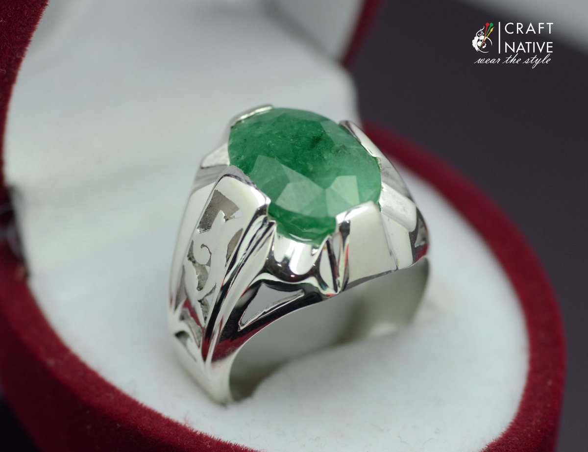 craft_native's tweet image. Natural Rare Sawat Emerald Ring Sterling Silver 925 Green Emerald Handmade Ring.
The ring showcases an elegant design with unique Emerald stone.
#Emerald #Zamurd #Gemstones #Unheated #Untreated #Artisan #Menswear #Timeless #ArtisanRing #MensRings #SterlingSilver925 #forhim