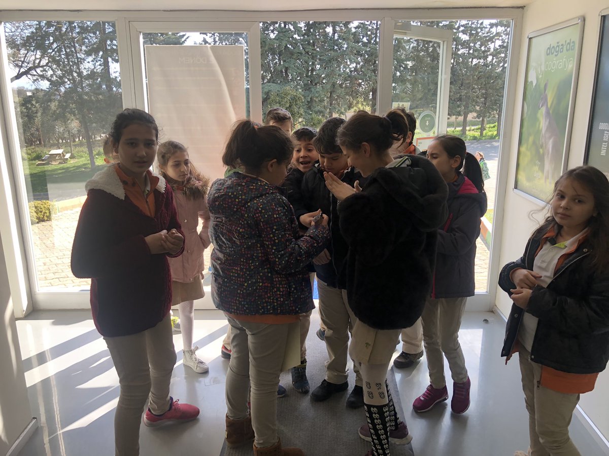 bbbpoj09's tweet photo. We had a blast playing treasure hunt last week. 5th graders are once again very competitive and full of energy! It was a little cold outside, so we had to be away from the beautiful garden of Hamitler. #learnenglishwithdogaschools #hamitlerdoga @GuldemG @tbmumcu @DogaAcademy https://t.co/8rkSTqw8LP
