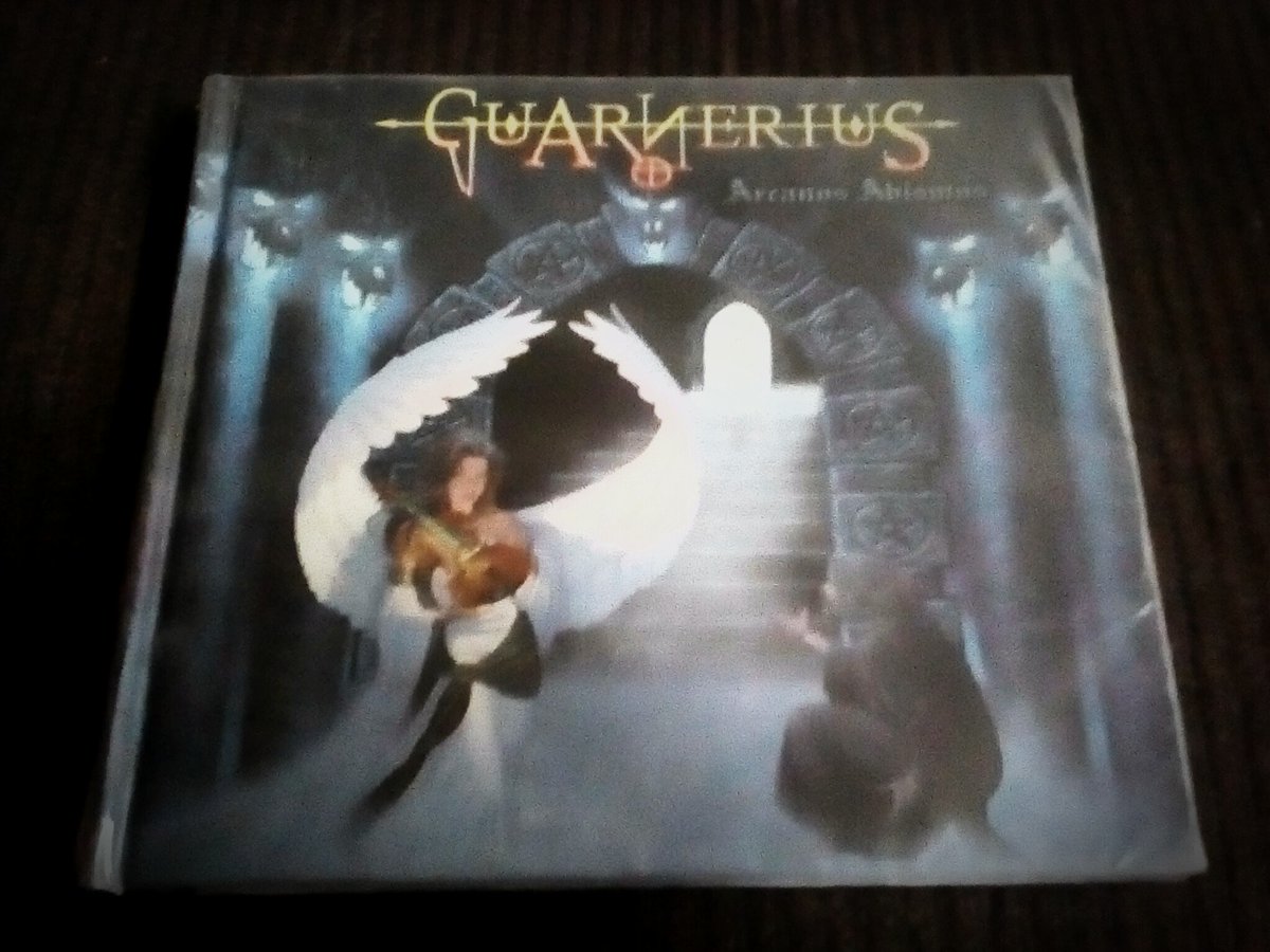 Guarneriusmetal's tweet photo. ¡Amigos! Buen inicio de semana. ¿Alguien gusta tener nuestro primer álbum? Proveniente del tiraje de la primera producción, info inbox. LUCHA ETERNA, SANGRE NUEVA. GUARNERIUS 2019. #LegionMetalMexico #powermetal #Guarnerius #LuchaEterna https://t.co/2RgClHyWpF