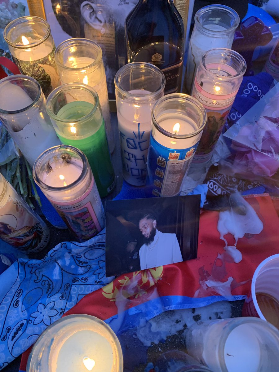 Barolinnne's tweet image. Nipsey we love you 💔😢