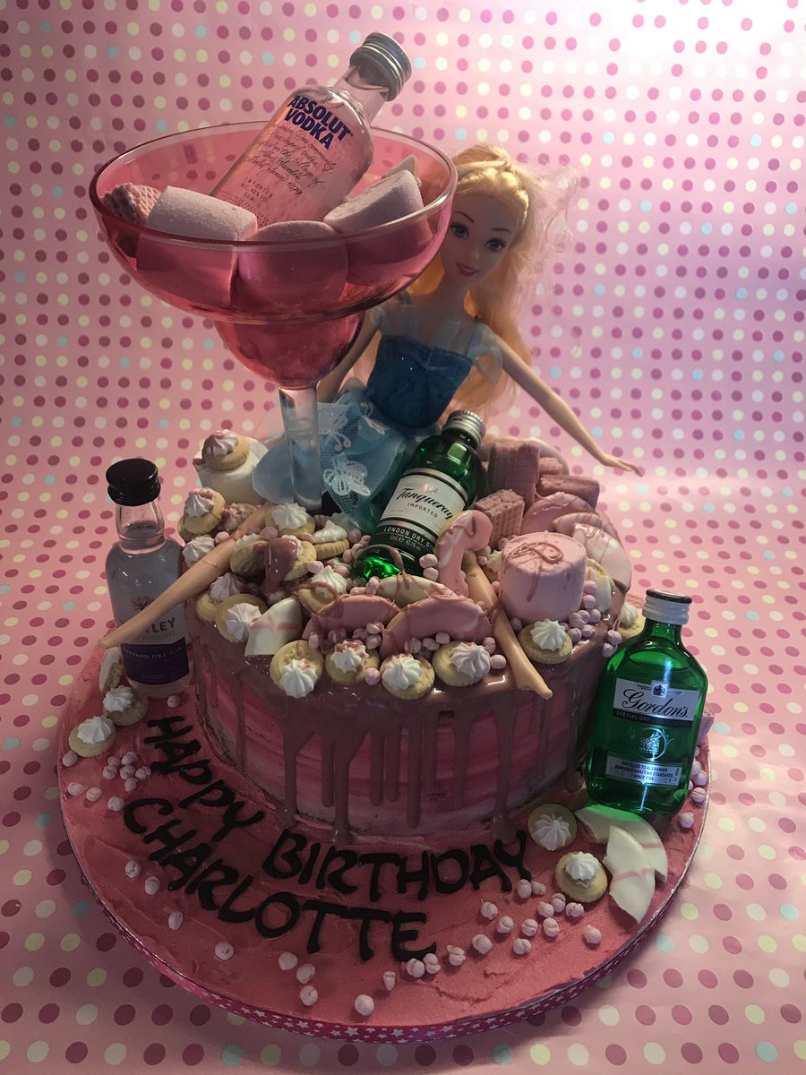 YorksCakeMan's tweet image. Latest cake done! Please retweet, follow and if you’re wanting a bespoke cake for any special occasion drop me a message! #yorkshirecakeman #drunkbarbiecake #leeds #yorkshireis