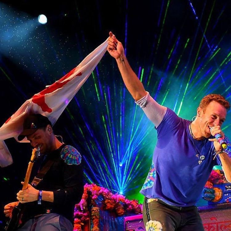 ColdplayFrance's tweet photo. ❤️ @coldplay #ChrisMartin #GuyBerrymann #JonnyBuckland #WillChampion #Coldplay https://t.co/LUBefy3MM2