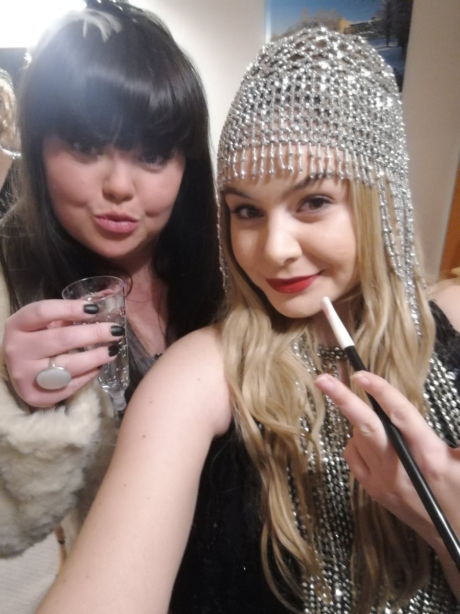 LeahJadeEdwards's tweet photo. A year apart didn't stop us.. Happy Birthday to you my Kitkat @catdaley 🎂🎉🎊🎈#happybirthday https://t.co/rxmpCPfDPX