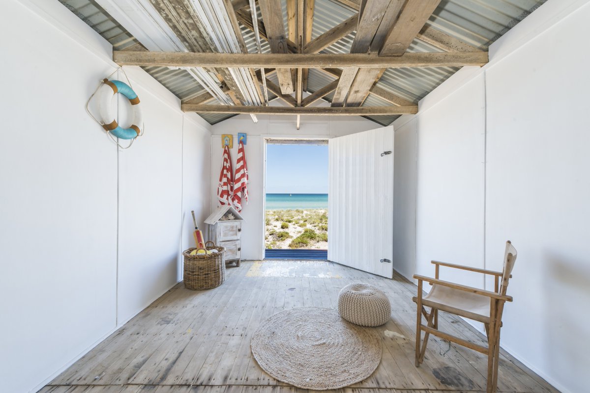iMAGECLOUDtv's tweet photo. "To escape and sit quietly on the beach-that's my idea of paradise" - Emillia Wickstead
Photo/Nick Groeneveld
#imagecloudmember #emiliawickstead #interiorphotography #photographerslife #photographeroftheday #photographerfocus #photographyislife #beachphoto #photographyeveryday https://t.co/BhNTY8rpc1