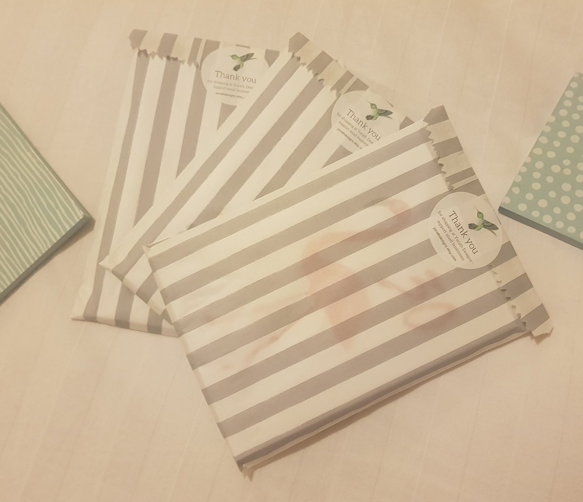 YorathDesigns's tweet photo. Delivery going out today! 💕🦄
https://t.co/1t6jJlQemU
#womaninbiz #handmadehour #Etsy #handmade #delivery #post https://t.co/dGy8jrIuOD