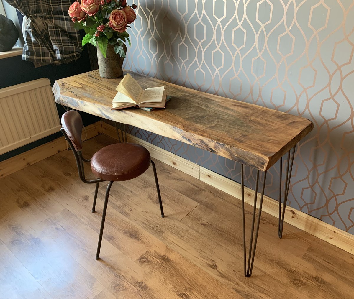 dan_workshop's tweet image. New solid oak desk I made now on my Etsy shop. #etsy #handmade #desk #etsyshop