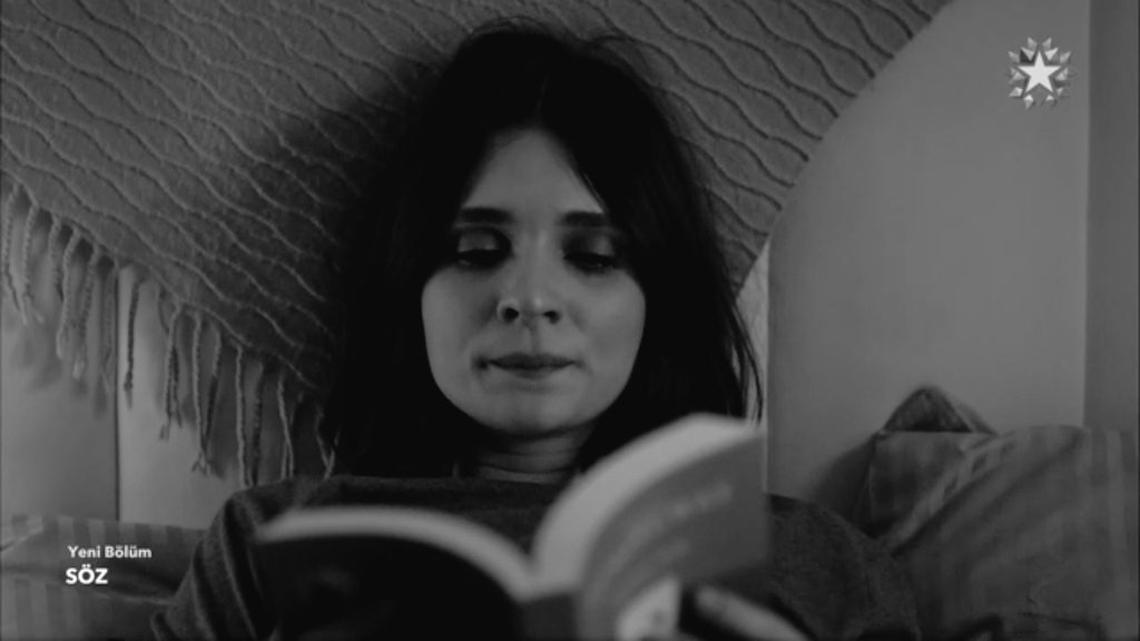 depthofunalome's tweet photo. ve onun umutla okuduğu satırları senin acıyla okuman...
#EylemFethi #AyşegülPoyraz
😭💔🥀 https://t.co/HYMHuvI3Cv