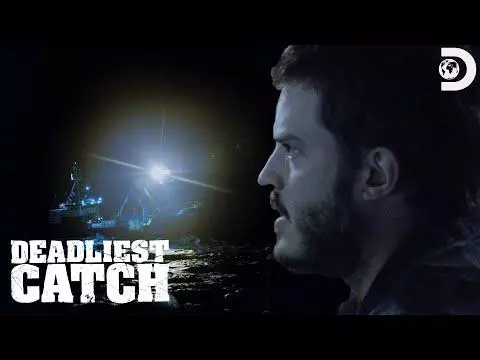 Bekikang01's tweet photo. WATCH: Captain Sean Faces Crowded Waters https://t.co/IcKgHlYQh0 https://t.co/qFOlb5oB6f
