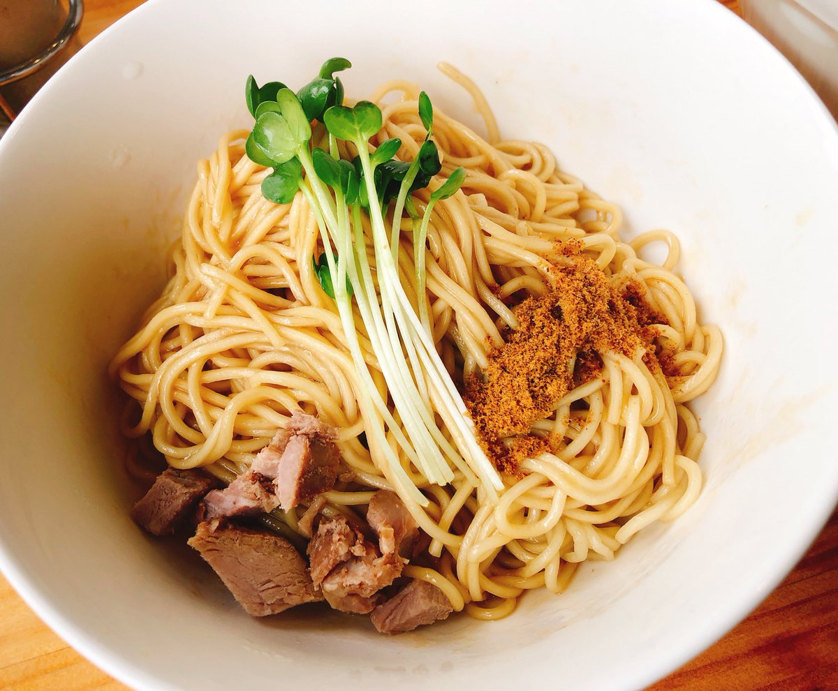 turi_baka's tweet photo. 秋田市 麺屋ゑびす チャーシューらーめん&amp;はしっこチャーシュー丼&amp;後玉
後玉入れた方が好きな味♪ https://t.co/0HMtw6ztWW