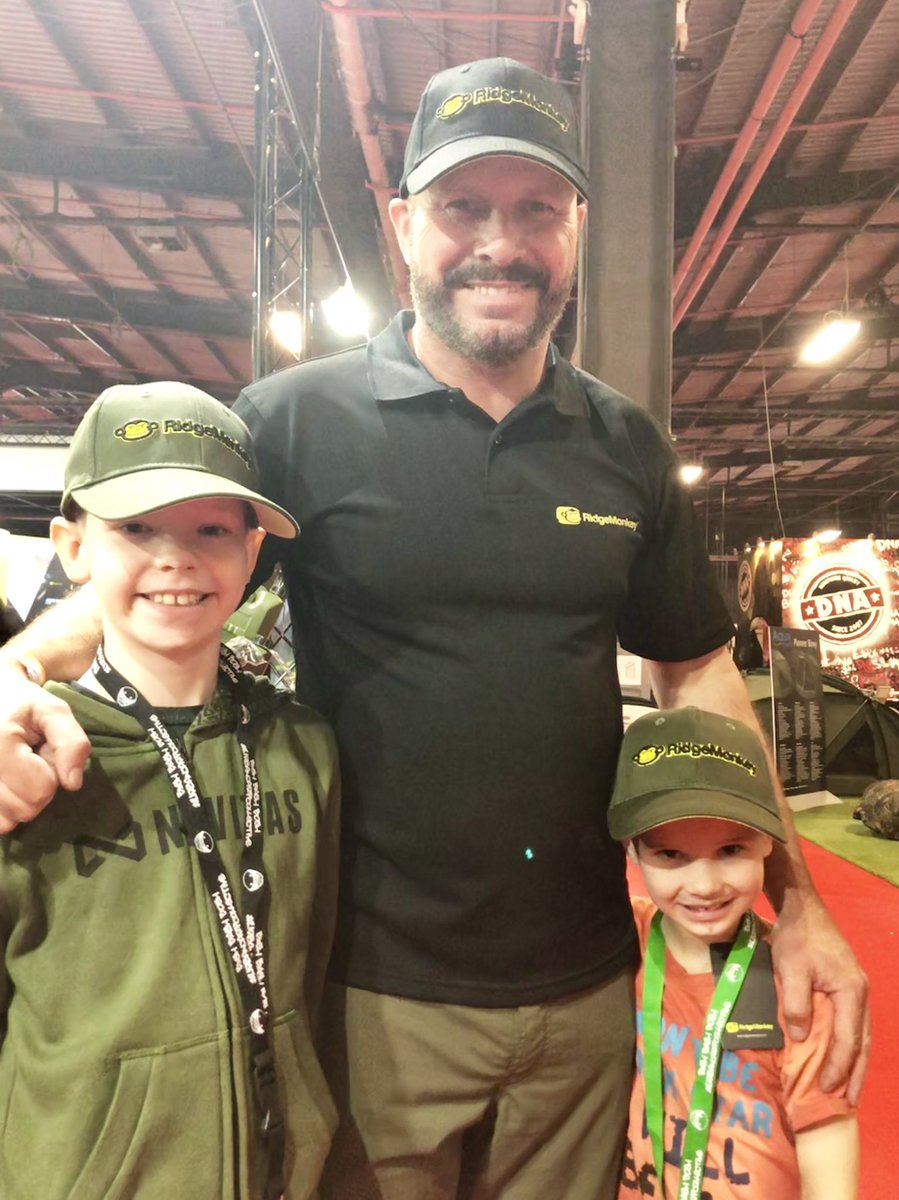 fishingfamilyuk's tweet photo. 2 little monkeys & @DaveLevy73 on the @RidgeMonkey stand at the @NAnglingShow #takeyourkidsfishing #makeitfun #fish #fishing #nas7 #carpfishing #fishinglife #fishingfamily #getfishing #gethookedonfishing https://t.co/Q1Ew6Th2Yu