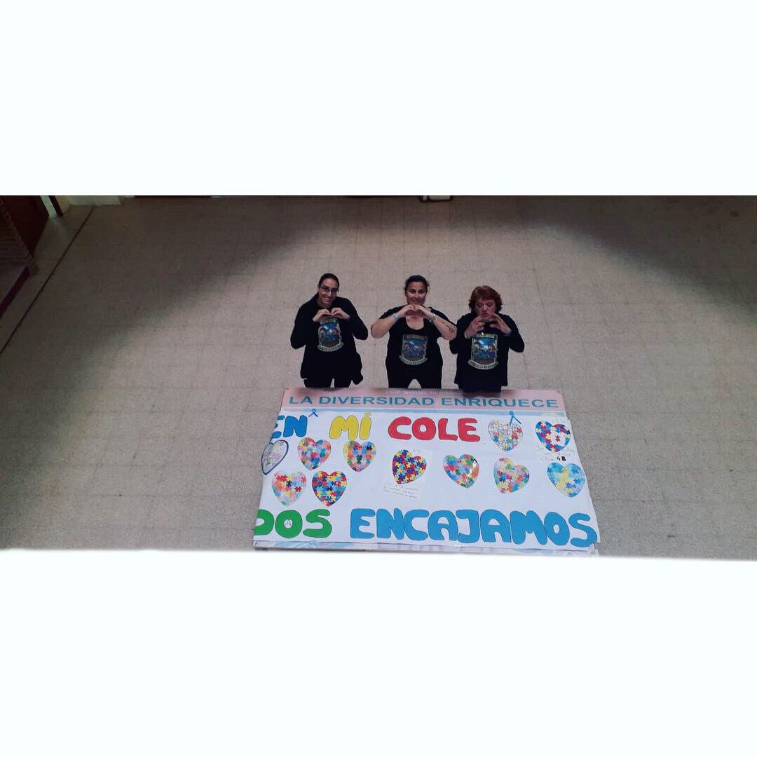 parquesonrisas's tweet photo. Ayer estuvimos en el cole Miguel Hernández en Parla celebrando "Semana de la diversidad funcional" https://t.co/05YlA4CjrA