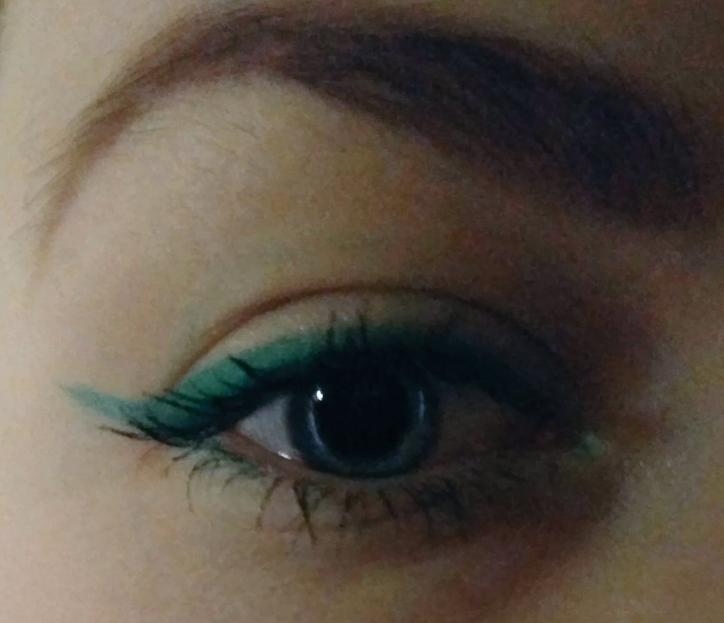EllisaBarro tweet picture