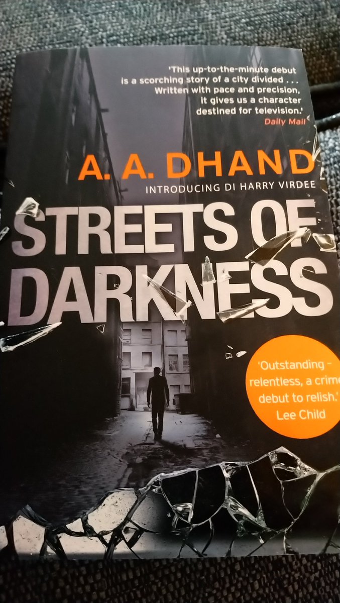 janice_whitfiel's tweet photo. Just finished reading #streetsofdarkness loved Harry and Saima's relationship . Now started reading #girlzero @aadhand @goodreads #booksyoushouldbuy https://t.co/16uG1O5y8H