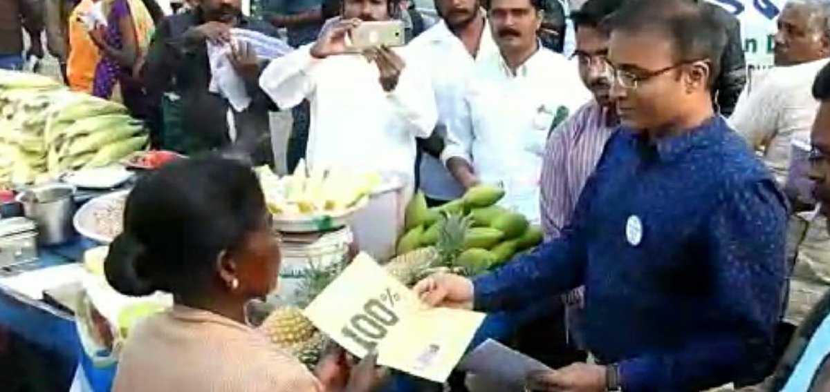 collrdgl's tweet photo. An horse rally was inaugurated to target the tourist population at kodaikanal #sveep. Pamphlets distributed to the street vendors stressing 100% voting. https://t.co/uMhrefcMSX
