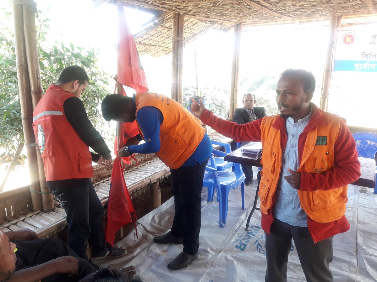 MayersGennike's tweet photo. #RedCross #RedCrescent is helping camp & host communities with #CyclonePreparedness. Over the last 10 years at least 10 deadly cyclonic storms hit #Bangladesh with 1/2 of them directly impacting Chittagong division, with a direct hit from #cycloneMora in #CoxsBazar in May 2017. https://t.co/4oaJJmzBxK
