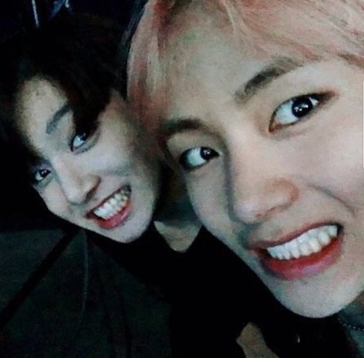 Kimeun2802's tweet photo. Since TeaKook didn't wanna post any selca together today I'll just bring back these :')
#KimTaehyung
#JEONJUNGKOOK
#방탄소년단
#twitterbesfandom 
#BTSARMY 
#BTS 
#ARMY https://t.co/WAE715bIc5