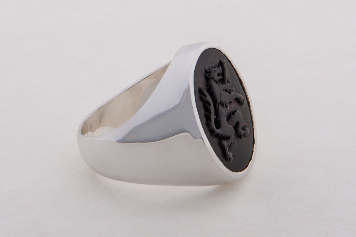 Regnas's tweet photo. Excited to share the latest addition to my #etsy shop: Wolf Ring Hand Carved Black Onyx Genuine Gemstone Facing Sinister Sterling Silver 925 https://t.co/d5JY3vvHj8 #jewelry #ring #black #oval #onyx #silver #stone #wolf #regnas https://t.co/VDZWxGG1er