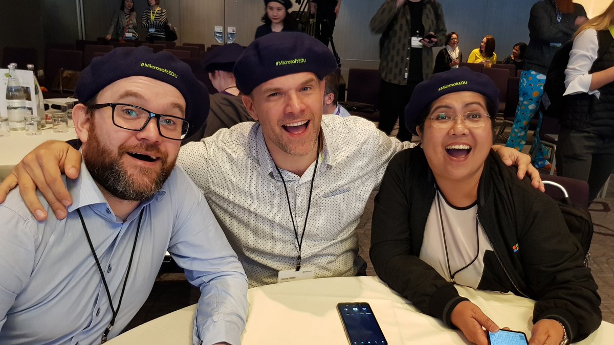 cbalocco's tweet image. #E2 Paris hat begonnen und die Schweizer Teilnehmer haben mit ihren Teams Bekanntschaft gemacht @lernbar_rabe @aluech @marceljent und Bruno Cappelli #MicrosoftEDU #PILSchweiz