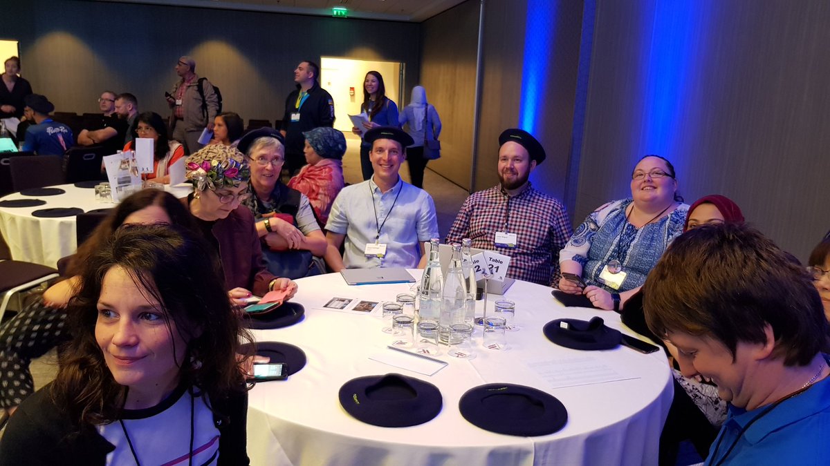 cbalocco's tweet image. #E2 Paris hat begonnen und die Schweizer Teilnehmer haben mit ihren Teams Bekanntschaft gemacht @lernbar_rabe @aluech @marceljent und Bruno Cappelli #MicrosoftEDU #PILSchweiz