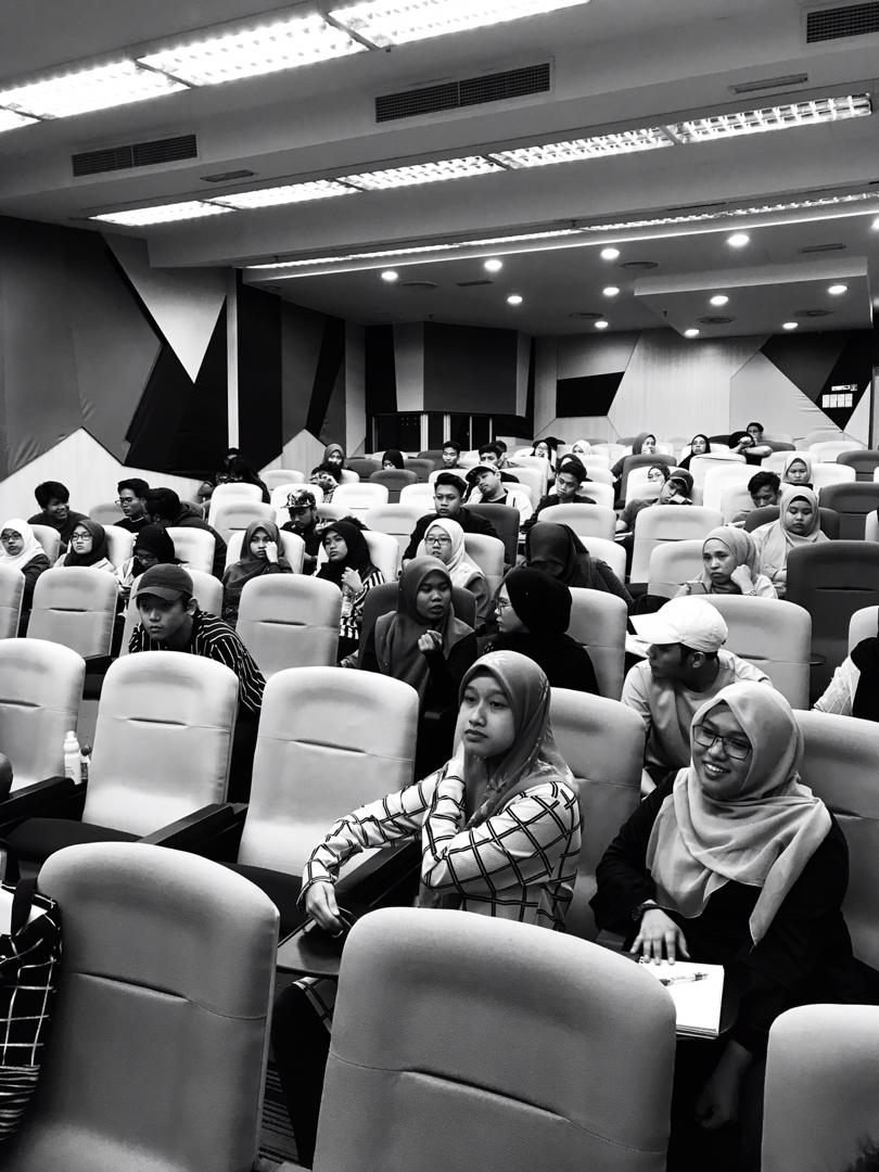 eccentricbybold's tweet photo. Meeting and discussion with our fellow Eccentric ! Let's work harder ✊🏻 #EccentricbyBold https://t.co/80W92gGjGs