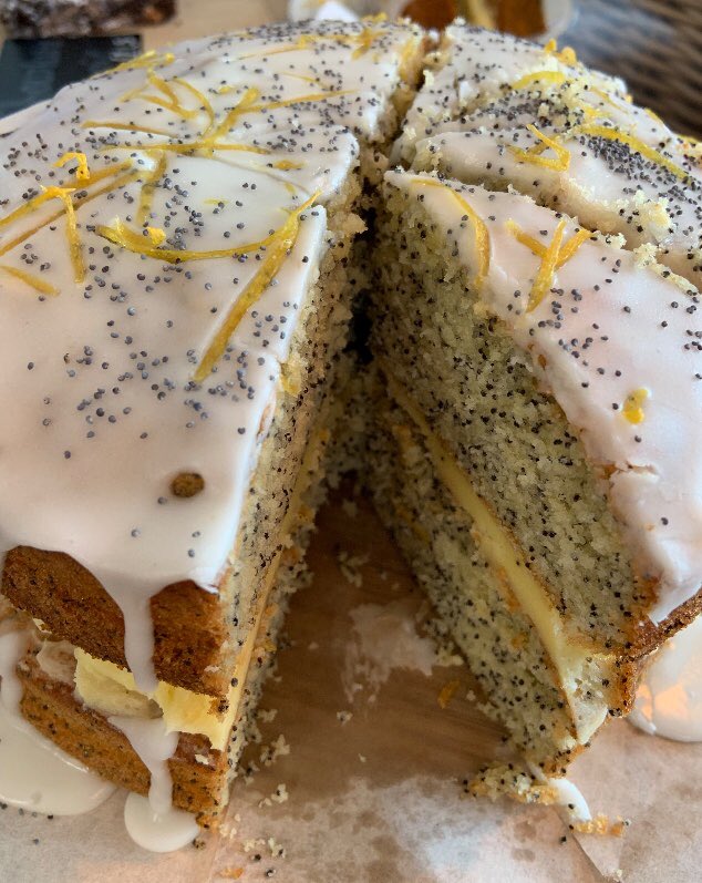 Lemon and poppy seed cake... what not to like.
