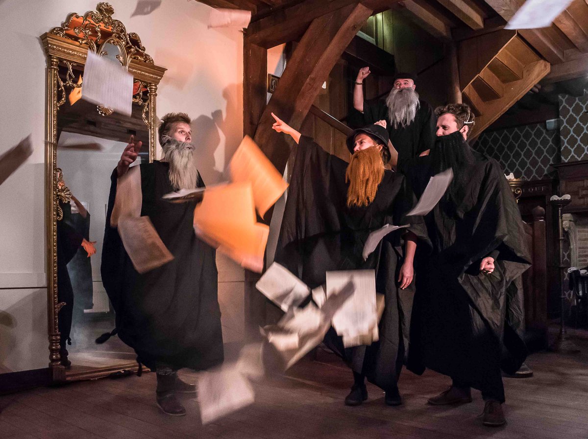 Laatste week GAST! in Hotel Bellevue! Alleen nog kaarten voor 5 april om 20.00 uur. Bestel nu snel: kunstmin.nl/programma/dord…. <a href="/Kunstmin078/">Schouwburg Kunstmin</a>, <a href="/synode400/">synode400</a> <a href="/GemDordrecht/">Gemeente Dordrecht</a> <a href="/hetdordts/">Dordrechts Museum</a> <a href="/VVVDordrecht/">InDordrecht</a> <a href="/binnenstadDordt/">binnenstad Dordrecht</a> <a href="/GasteRhoon/">GasteRhoon</a>