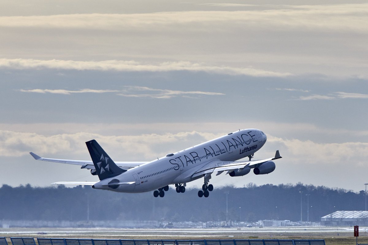 Lufthansa This Week The Focus Is On The Star Alliance Lufthansa Was One Of The Five Founding Members In 1997 Today 28 Airlines Are Members Of The Aviation Alliance Lufthansa