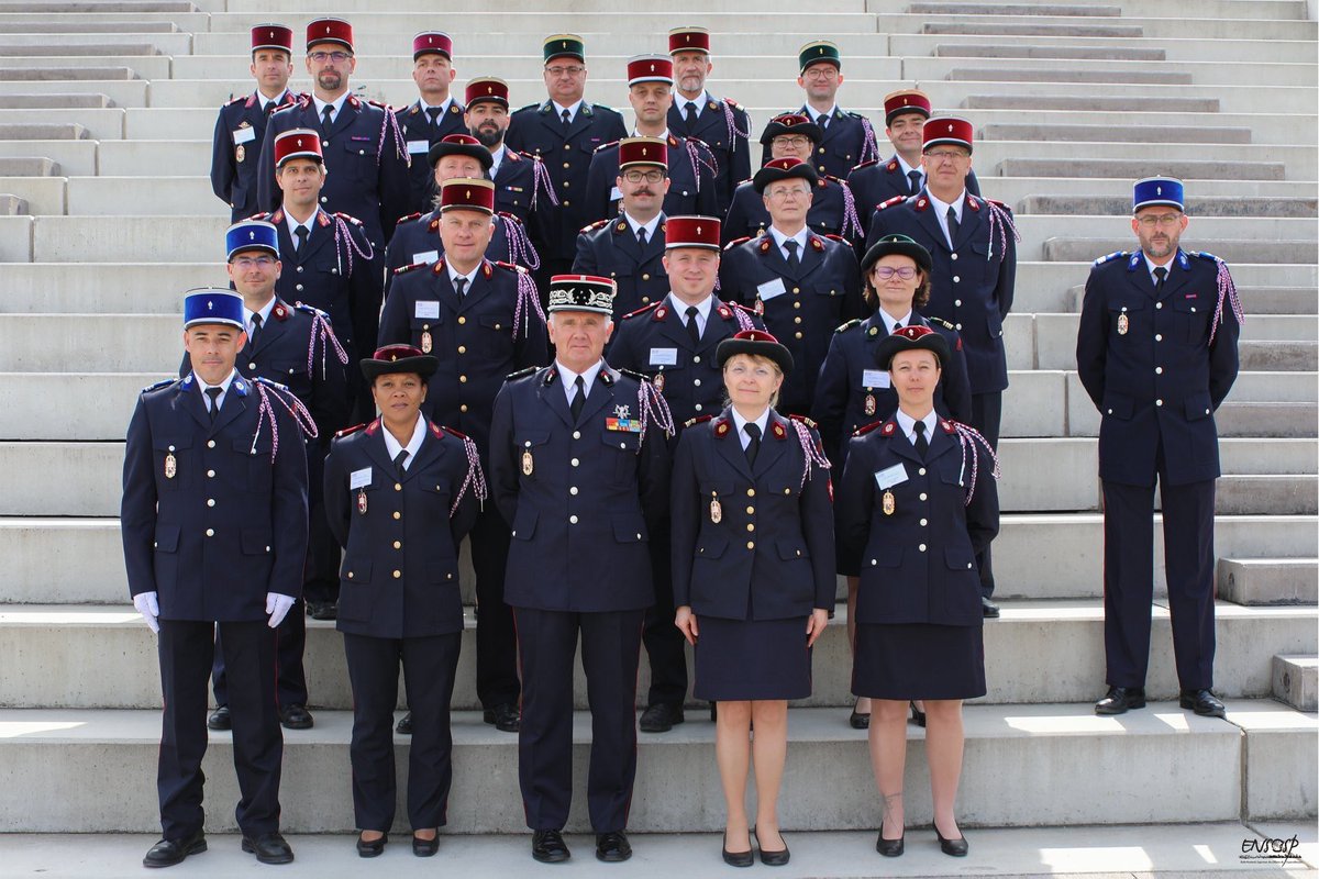 PompiersHerault's tweet photo. [#Formation]🔻 Éric Tocheport infirmier #SPP au #3SM @SDIS34 en charge du groupement territorial Est #GRPE 
poursuit sa formation d’adaptation à l’emploi de Groupement #SSSM à l’@ENSOSP #Engagement https://t.co/tJvlUuF06B