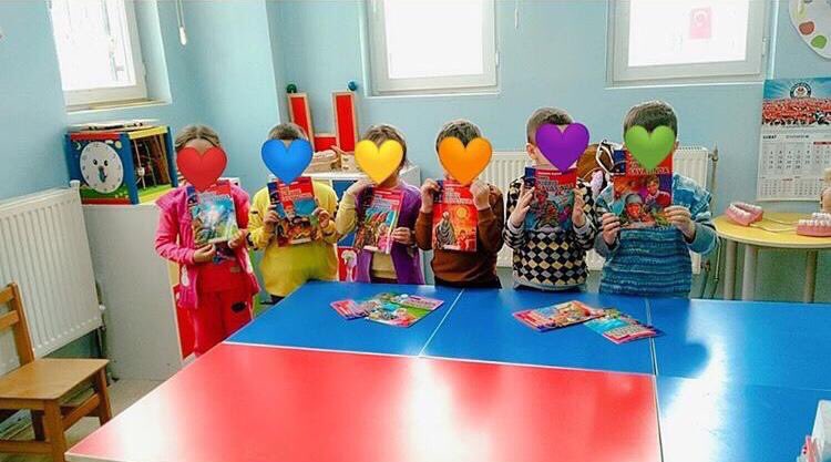 okulkutusu's tweet image. #Tokat #Topçubağıİlkokulu anasınıfı öğrencileri de kitaplarını teslim aldı. Güle güle okusunlar...
#UltimateRobotics &apos;e teşekkürlerimizle...