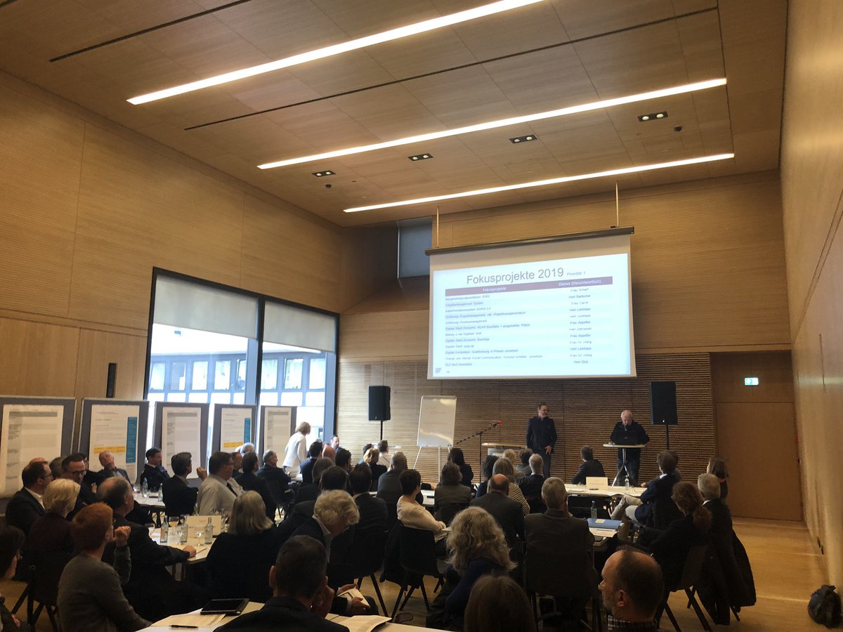 eGovBonn's tweet photo. Überblick zu den Fokusprojekten der Stadtverwaltung 2019. #digitalesbonn https://t.co/Hk3CiwtAfe